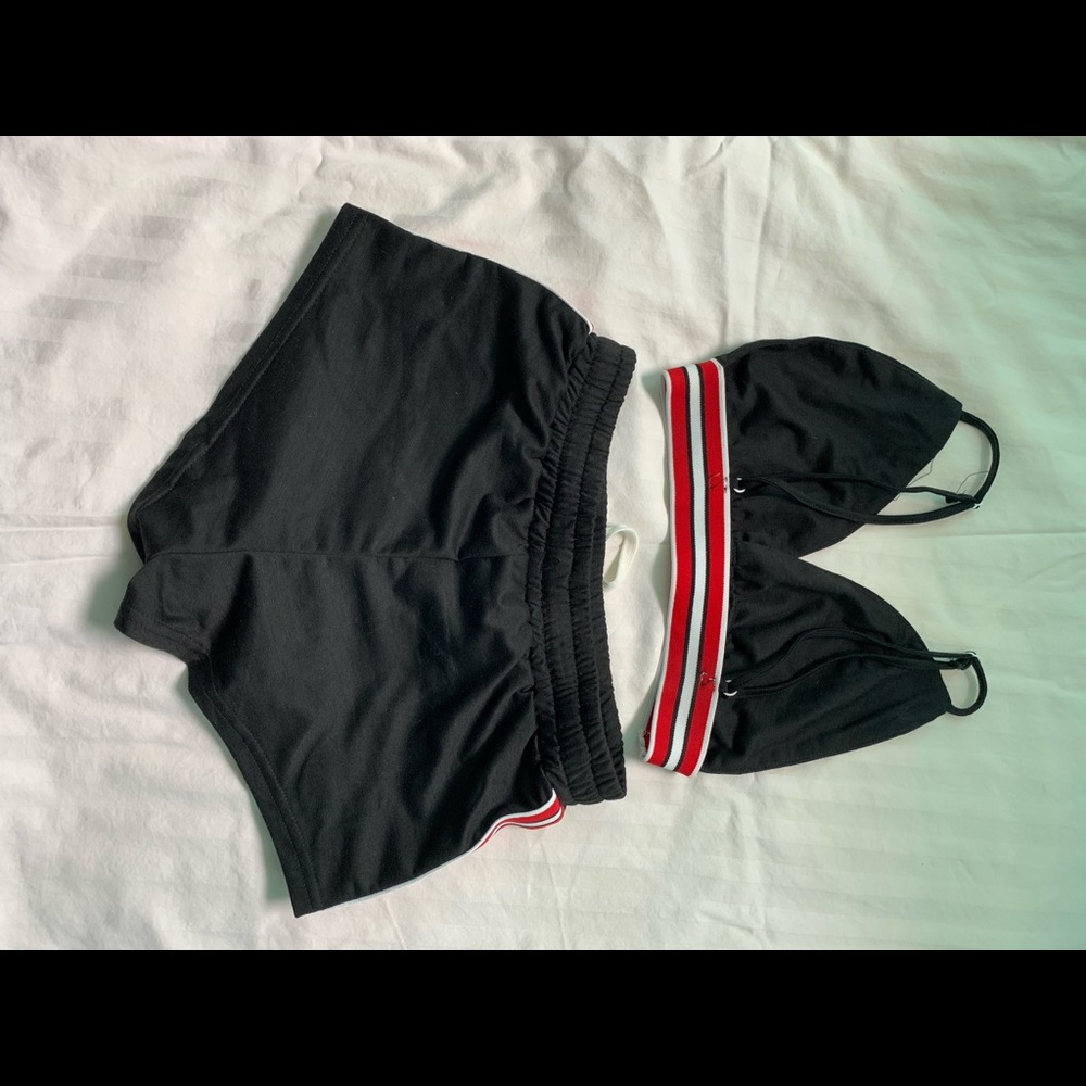 Two piece set - Picture 2 of 3